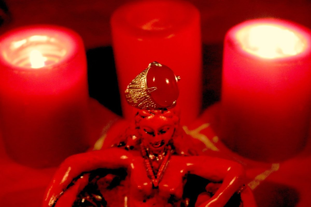 BLOOD MOON Ring | Powerful Talisman Against Evil & Curses - PsychicHermano